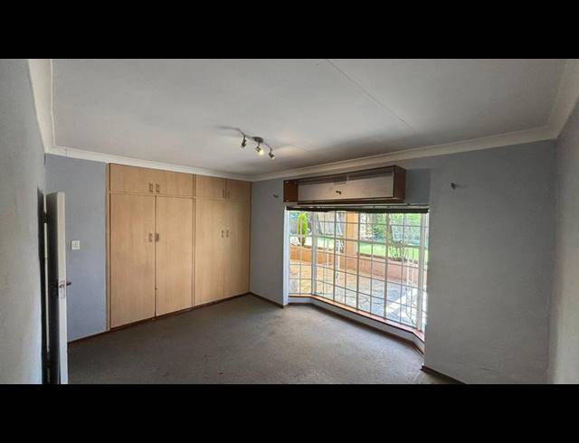 3 BEDROOM PROPERTY TO RENT IN MONDEOR